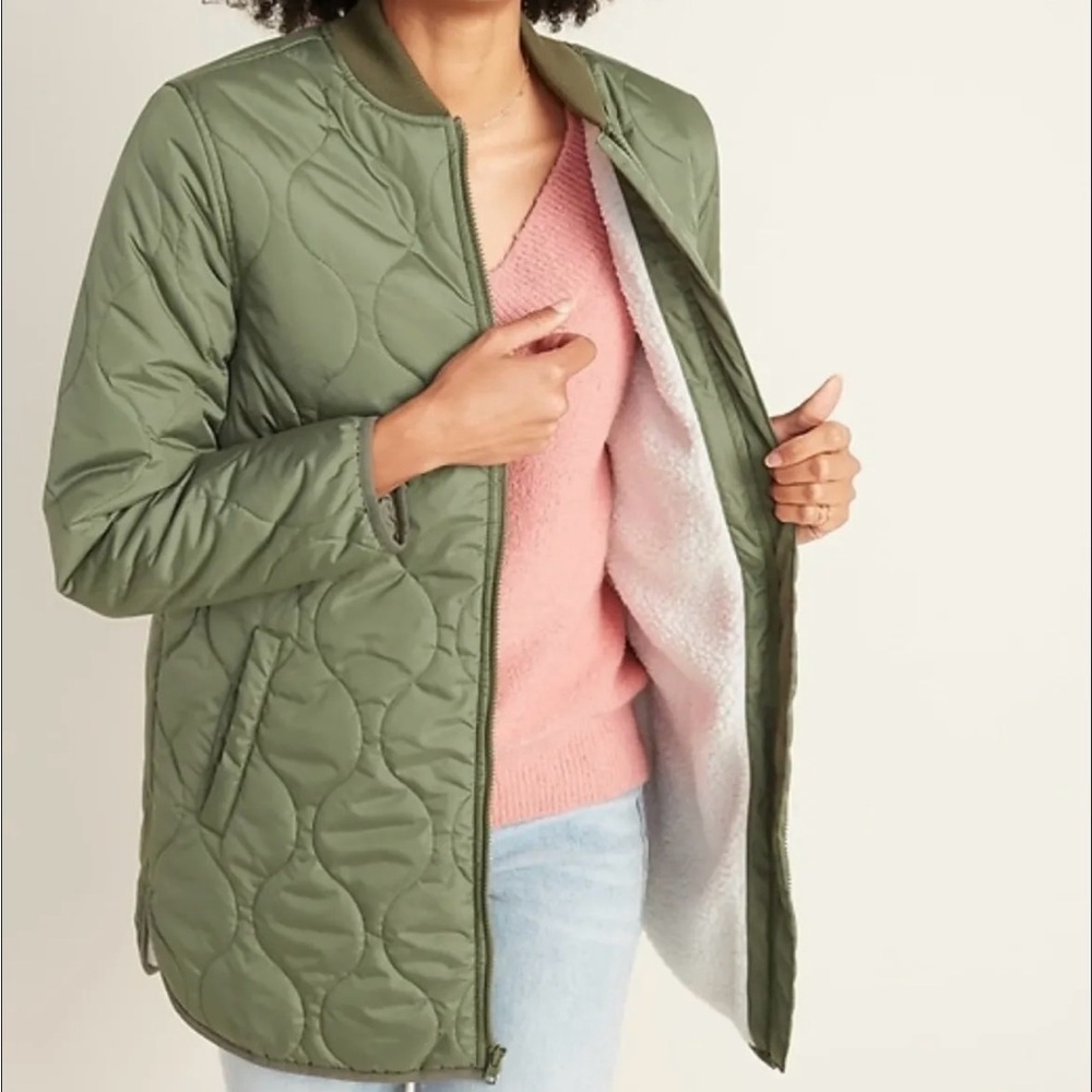 Old Navy Sherpa lined quilted olive jacket - size Large